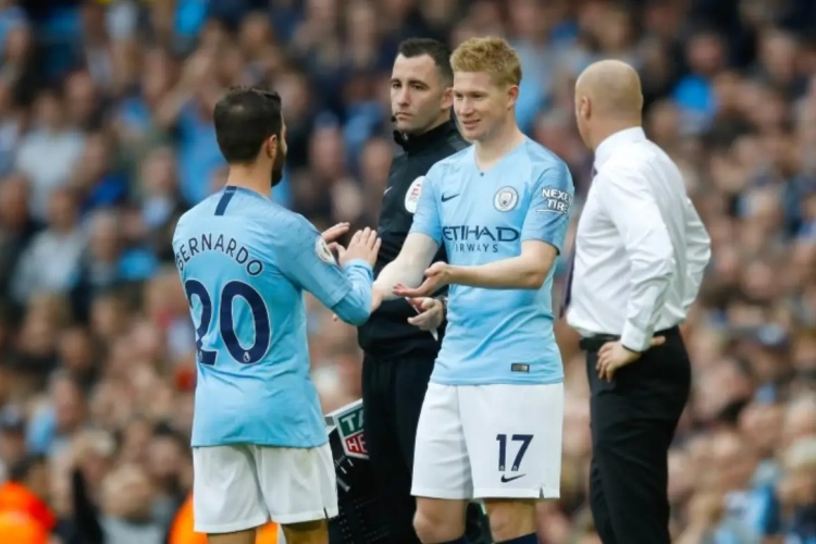 'KDB' is back! Manchester City viert terugkeer van Kevin De Bruyne met riante en ruime zege