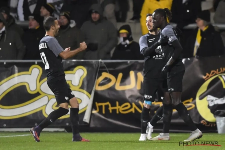 Lokeren hervat de competitie dramatisch: Blondelle met twee goals in drie minuten en Reznicek scoort al enkele seconden na zijn debuut