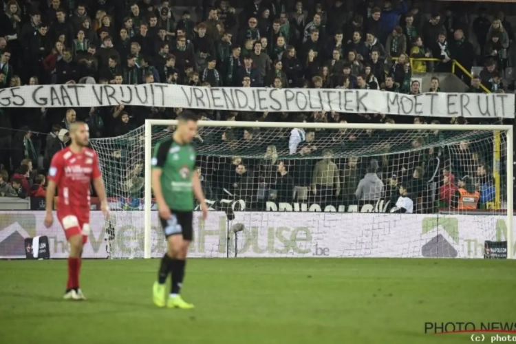 Fans Cercle komen terug op 'vlagrelletje' met duidelijk spandoek: "Vriendjespolitiek moet eruit"