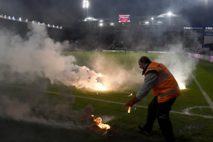 Genk komt er zonder match achter gesloten deuren vanaf, drie clubs beboet
