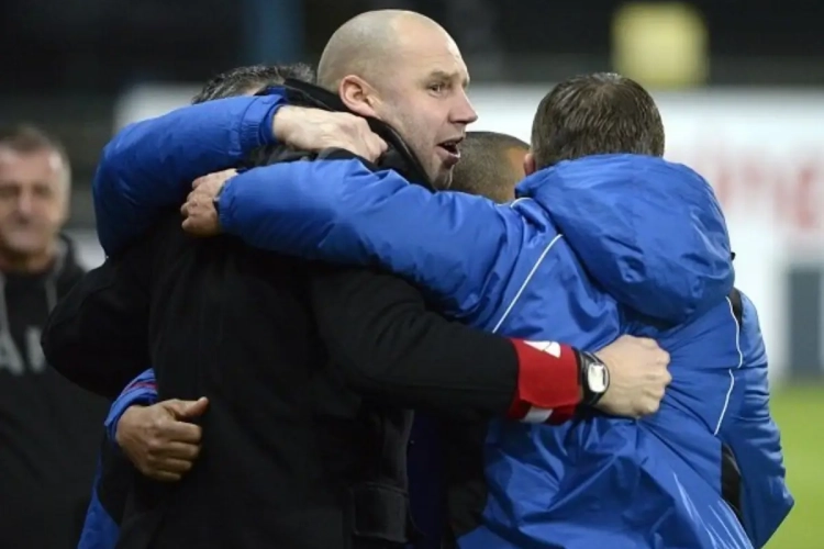 Peeters ook volgend seizoen coach bij Waasland-Beveren