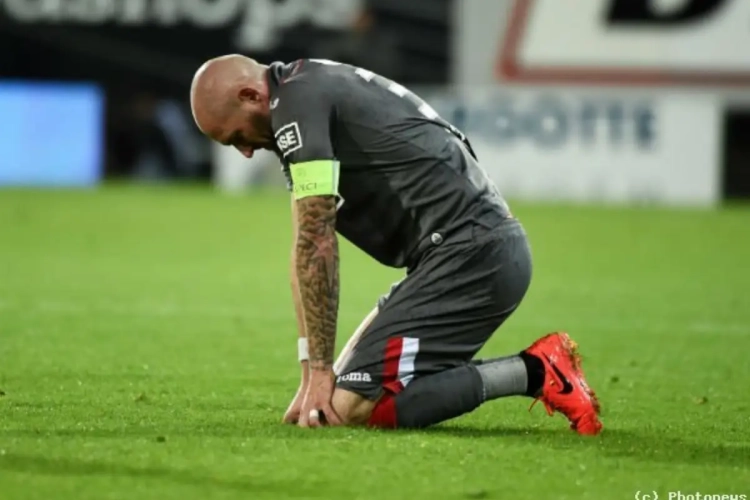 Van Damme giftig: "Hopelijk beseft iedereen nu dat je titel niet in schoot krijgt geworpen"