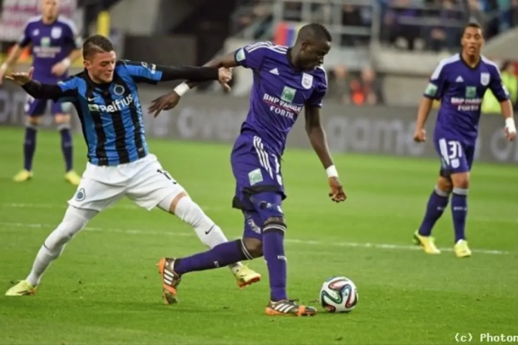 Het verhaal achter de truitjeswissel: "Witte shirts onvindbaar"