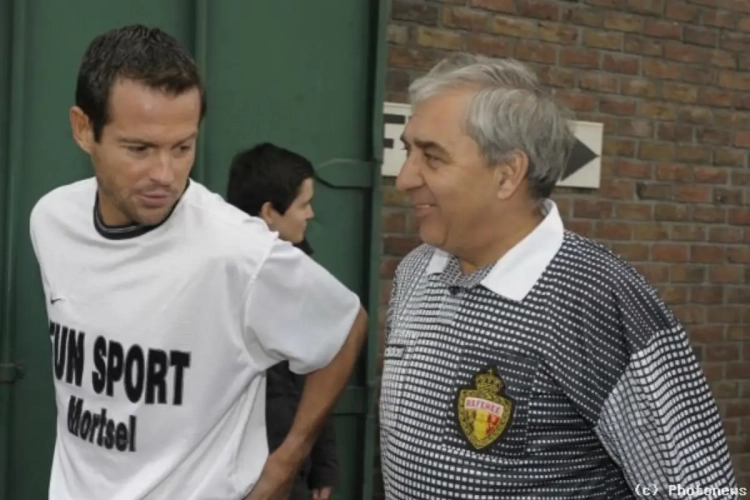 Gewezen scheidsrechter duidelijk: "Respect ebt weg, en dat is het einde van het voetbal"