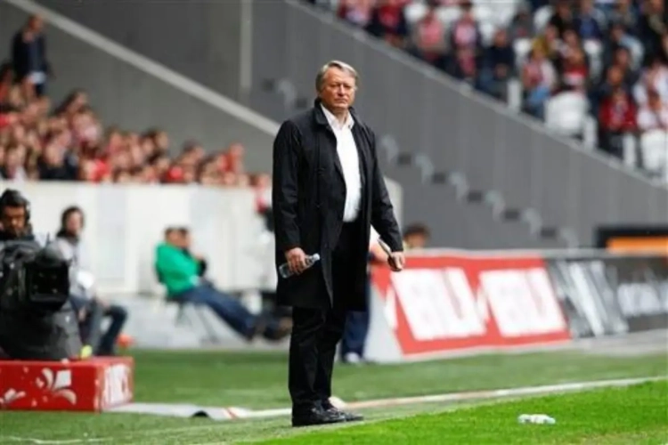 Jacobs verliest zespuntenmatch, Brüls doet goede zaak met Nice