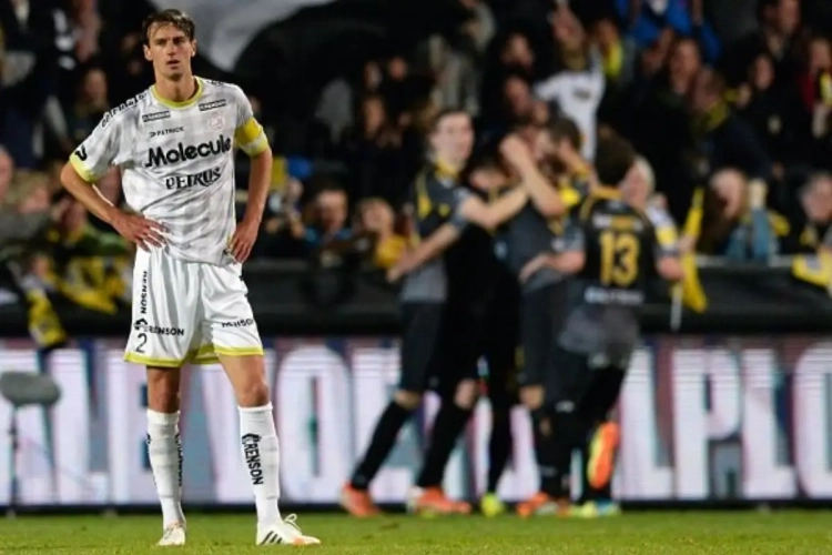 De fauw baalt: "Drie doelpunten die niet hoefden te vallen"