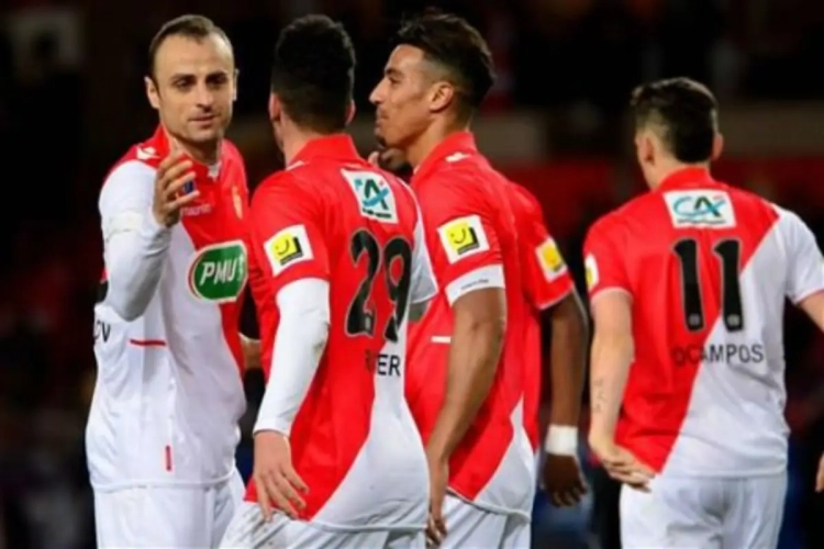 Berbatov tankt Monaco vol vertrouwen voor het duel tegen Zenith