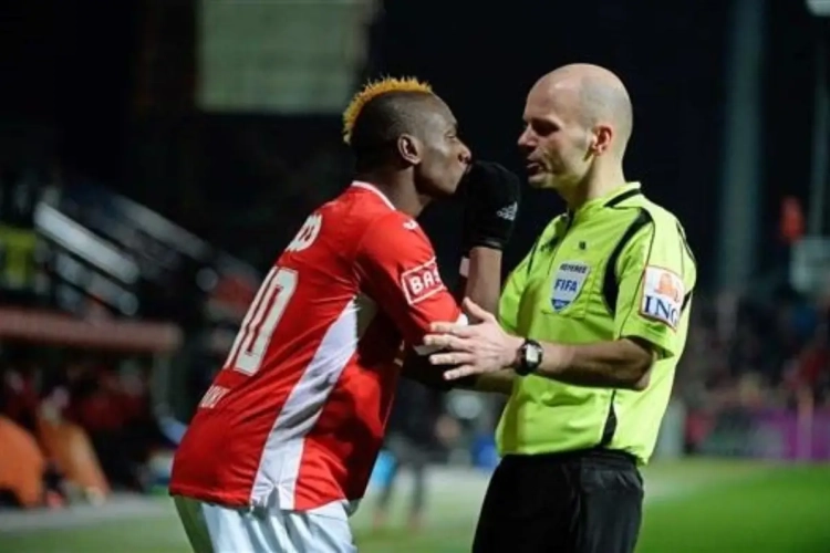 Delferière komt prijs ophalen, Boucaut moet al aan de slag