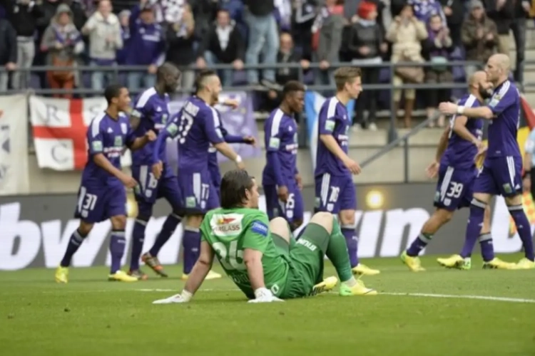 Anderlecht-verdediger in het vizier van Benfica en Chelsea