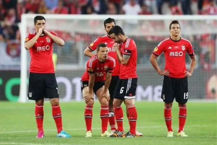 Benfica behoudt leidersplaats