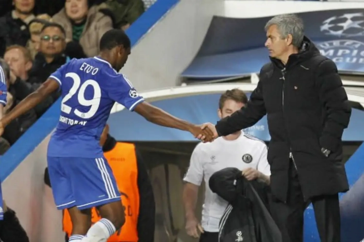 Chelsea speler klapt uit de biecht: "Mourinho is een zot die je niet altijd moet geloven"