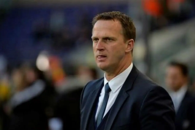 John van den Brom is de nieuwe coach van AZ Alkmaar