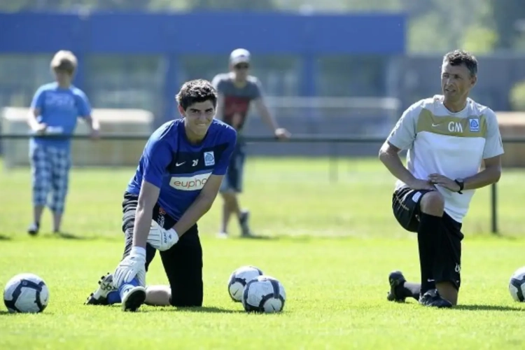 Keeperstrainer Courtois: "Barcelona vroeg me hoe een doelman van 2 meter zo lenig kon zijn"