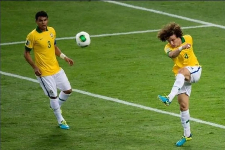 Dit is schattig: David Luiz en Thiago Silva hebben hun (mini-)lookalikes gevonden!