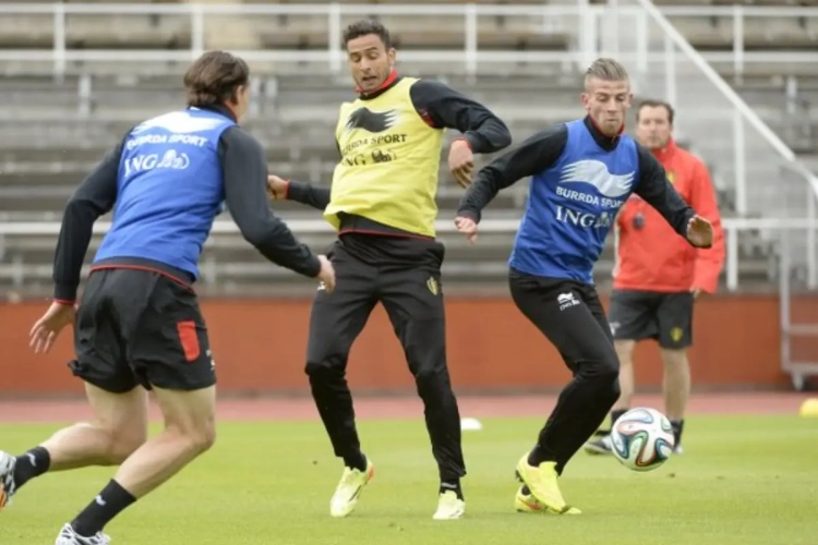 Alderweireld treft oude bekende: "Speelde op mijn 19e al tegen Ibra, ik kon niks beginnen"