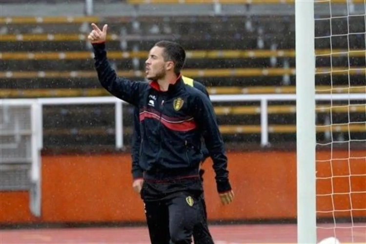 Ex-coach looft Hazard: "Kan bij Duivels wat Messi bij Barça doet"