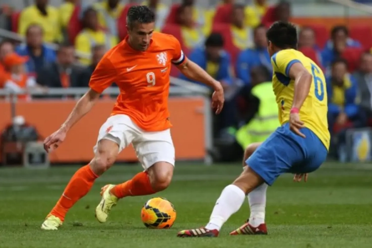 Van Persie ziet kansen tegen wereldkampioen