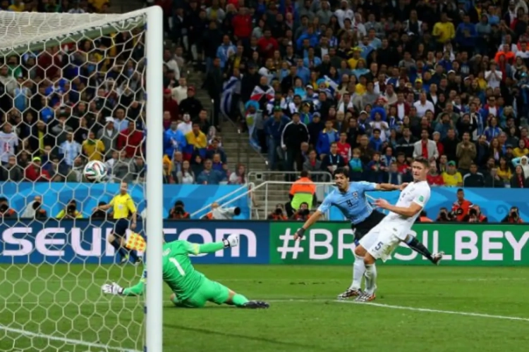 Hogdson wil ongelijk niet toegeven: "Hielden Suarez goed uit de match"