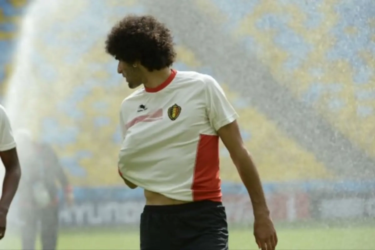 Fellaini haalt pornoster in huis
