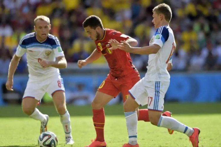 Hazard man van de match: "Hij hield zich in om op het einde te knallen"