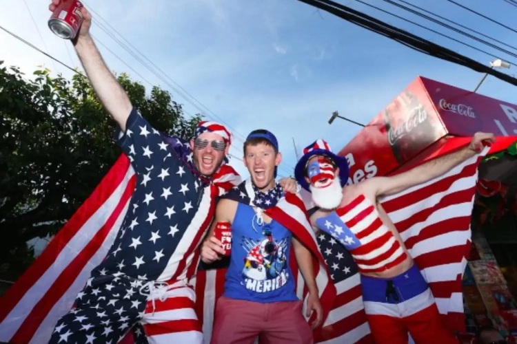 Luidruchtige Amerikaanse fans doen Duivels vluchten uit hotel