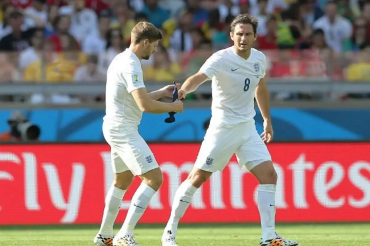 Steven Gerrard kondigt afscheid als international aan