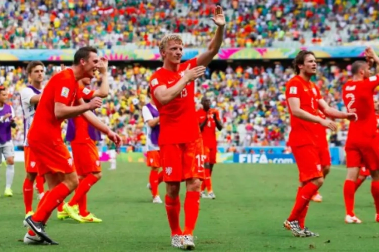 Nederlandse legende van onder meer Liverpool gaat eerste trainersuitdaging aan in Nederlandse tweede klasse