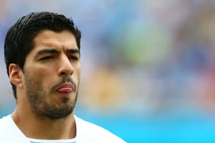 Fanshop Barcelona verkoopt shirts Suarez