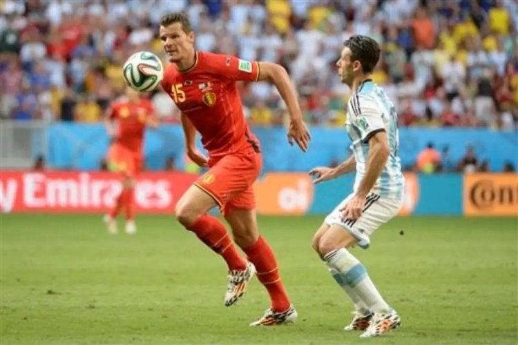 Kompany en Wilmots loven Van Buyten: "Dit is wat hij verdiende"