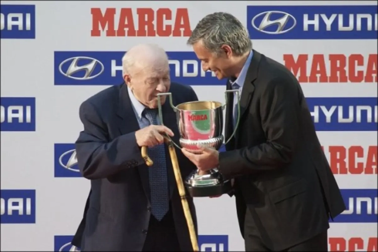 Voor zij die Di Stefano nooit zagen voetballen: een hommage