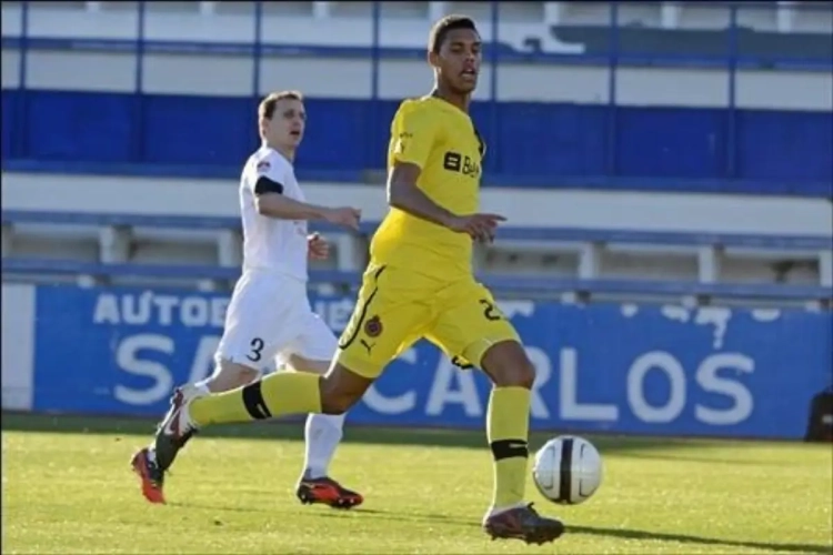 Club-talent wil zich tonen bij Moeskroen: "Deze kans met beide handen grijpen"