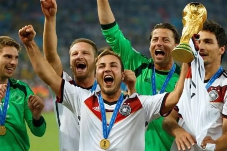 Bayern draait Dortmund opnieuw een loer: broertje Götze maakt overstap