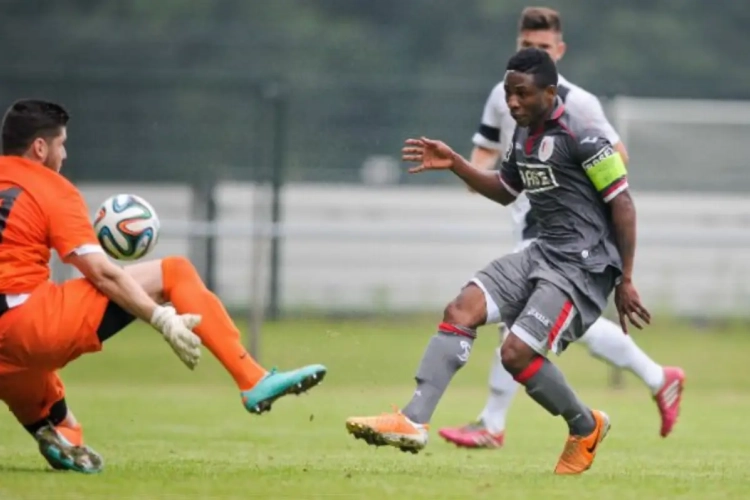 "Ezekiel praat met twee Duitse clubs"