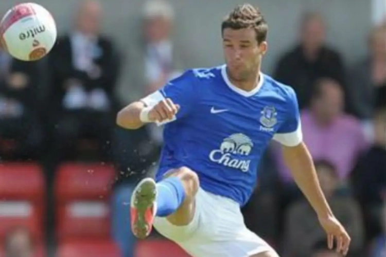 Vellios woest om rode kaart: "Zoiets nog nooit meegemaakt"