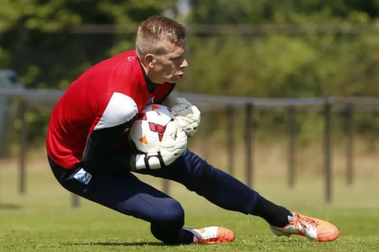 Krijgt Bizot de voorkeur op Köteles? "Getoond wat ik kan in oefenmatchen"