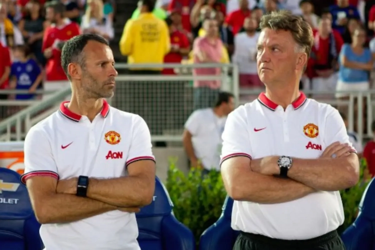 Van Gaal introduceert ook bij United zijn beruchte WK-systeem