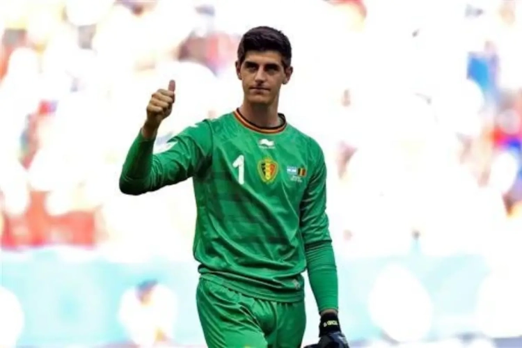 Courtois moet maar twee keepers voor zich dulden op FIFA 15