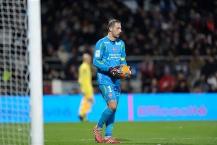 Zebra's halen stevige concurrent voor Mandanda in huis