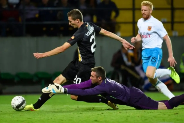 Zaakwaarnemer en vader over transfersoap Hans Vanaken