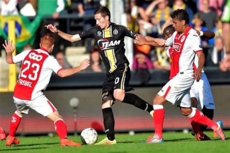 "Vanaken moet nu met tegenzin bij Lokeren blijven. Is dat beter?"