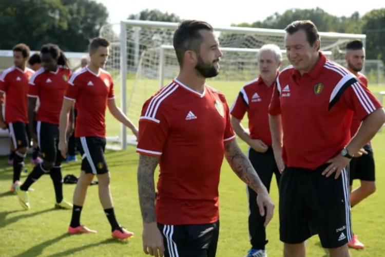 Pa Defour ligt niet wakker van fluitsessies: "Dan speelt hij beter"