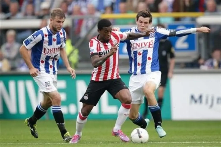 Drie koplopers in Nederland na nederlaag PSV