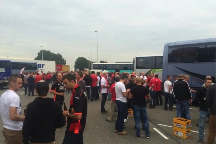 Standard-fans verbaasd: "Waarom wordt niemand van Anderlecht gestraft?"