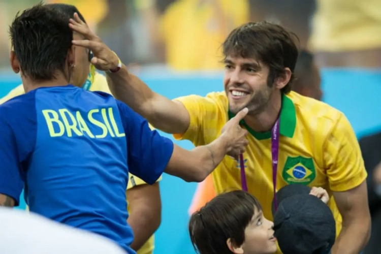 Kaka mag zich weer een Goddelijke Kanarie noemen