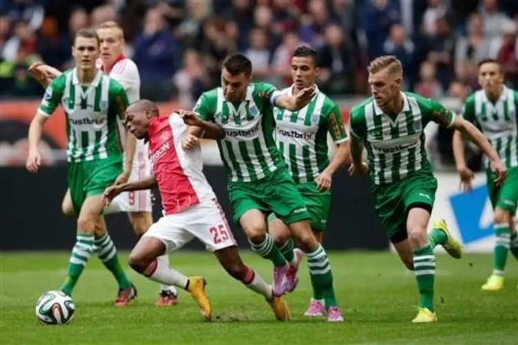 PSV lachende derde na gelijkspel tussen Ajax en PEC