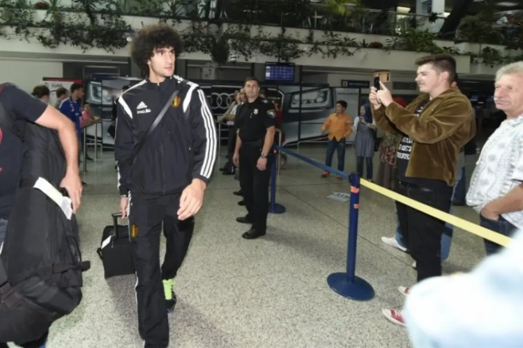 Enorme menigte in Sarajevo Airport,... alleen niet voor de Rode Duivels