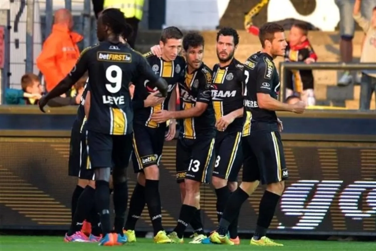 Lokeren - Club in geschiedenisboeken: 11.354 fans op Daknam