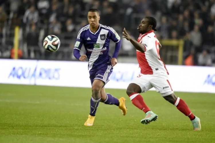 Had Jeff Louis altijd moeten gaan douchen?