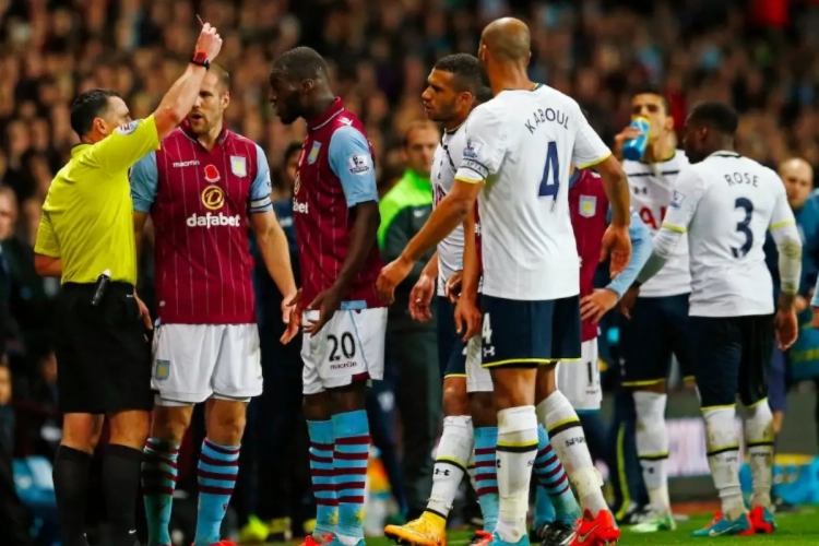 Beroep onmogelijk: Benteke krijgt drie speeldagen schorsing