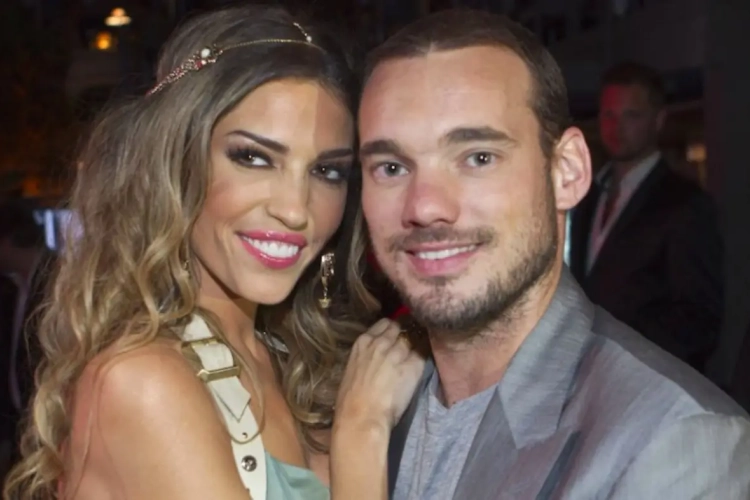 Politie brengt villa Wesley Sneijder nachtelijk bezoekje